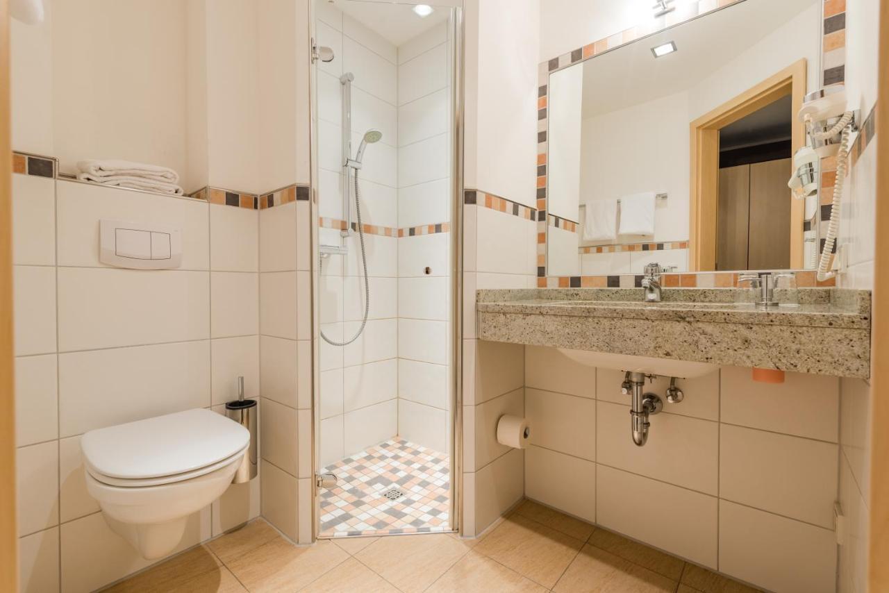 Hotel Am Fischerhafen 디춤 외부 사진